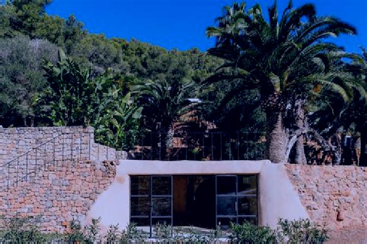 10 escort profiles in Almansa, Spain. Browse companions, services, rates and book online. Incall and outcall available.