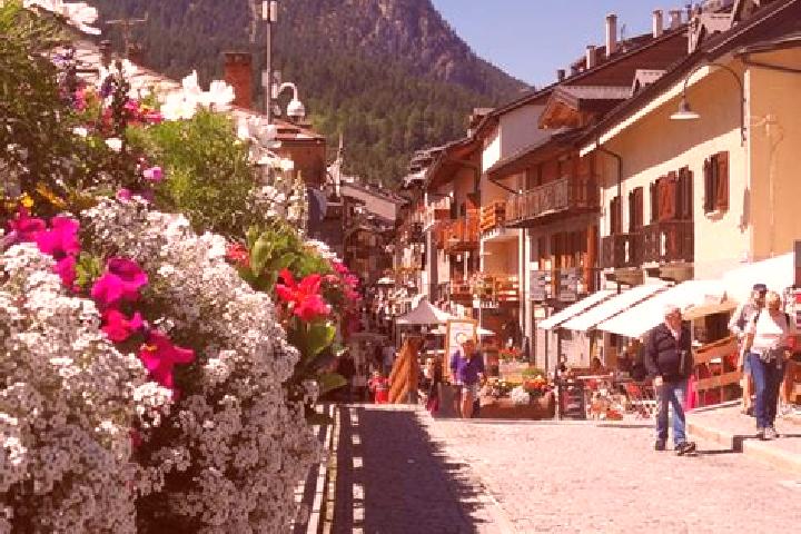10 escort profiles in Cesana Torinese, Italy. Browse companions, services, rates and book online. Incall and outcall available.