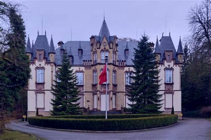 10 escort profiles in Dommeldange, Luxembourg. Browse companions, services, rates and book online. Incall and outcall available.