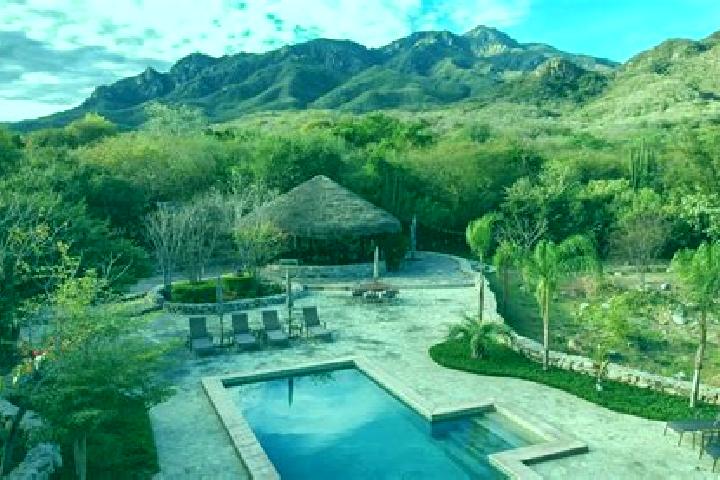 10 escort profiles in El Pedregal de Guadalupe Hidalgo, Mexico. Browse companions, services, rates and book online. Incall and outcall available.