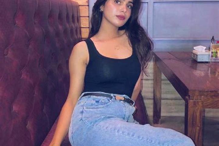 10 escort profiles in Kadiyampatti, India. Browse companions, services, rates and book online. Incall and outcall available.