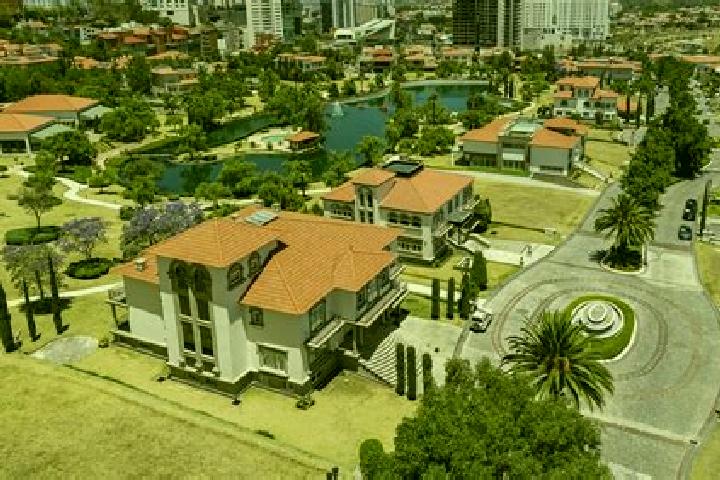 10 escort profiles in Las Lomas, Mexico. Browse companions, services, rates and book online. Incall and outcall available.