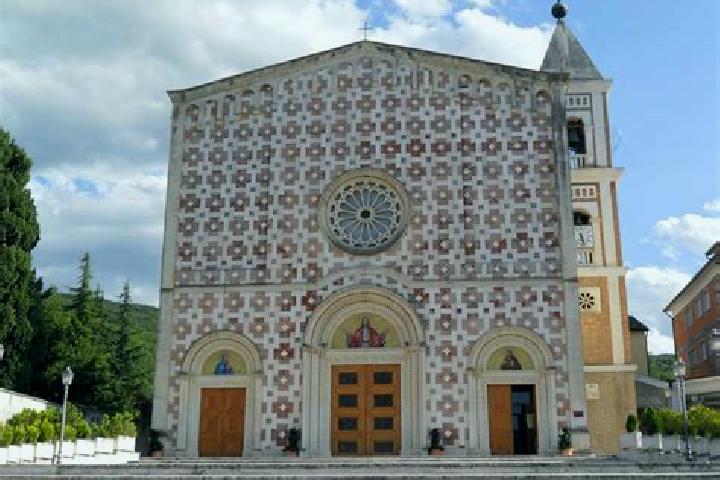 10 escort profiles in Manoppello, Italy. Browse companions, services, rates and book online. Incall and outcall available.