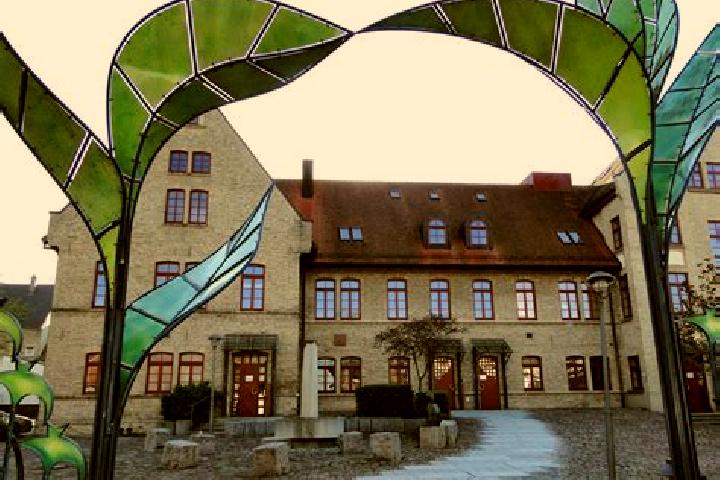 10 escort profiles in Oberhausen-Rheinhausen, Germany. Browse companions, services, rates and book online. Incall and outcall available.
