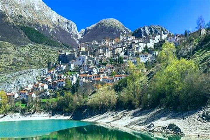 10 escort profiles in Pescasseroli, Italy. Browse companions, services, rates and book online. Incall and outcall available.
