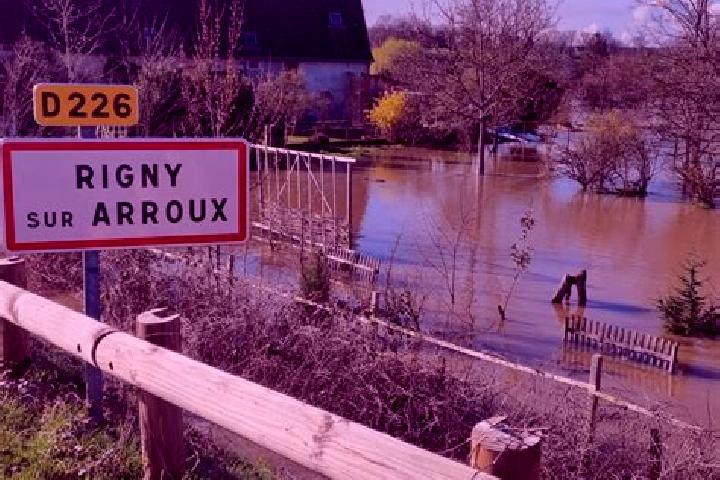 10 escort profiles in Rigny-sur-Arroux, France. Browse companions, services, rates and book online. Incall and outcall available.