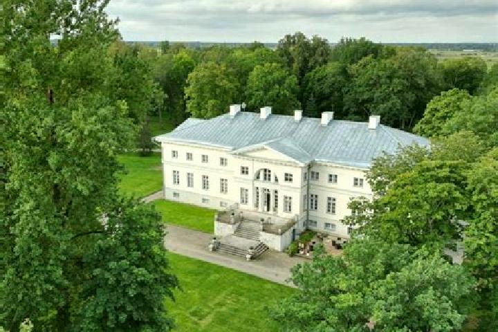 10 escort profiles in Saku, Estonia. Browse companions, services, rates and book online. Incall and outcall available.