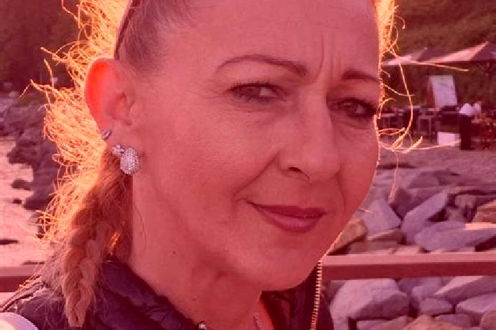 10 escort profiles in Sarkad, Hungary. Browse companions, services, rates and book online. Incall and outcall available.