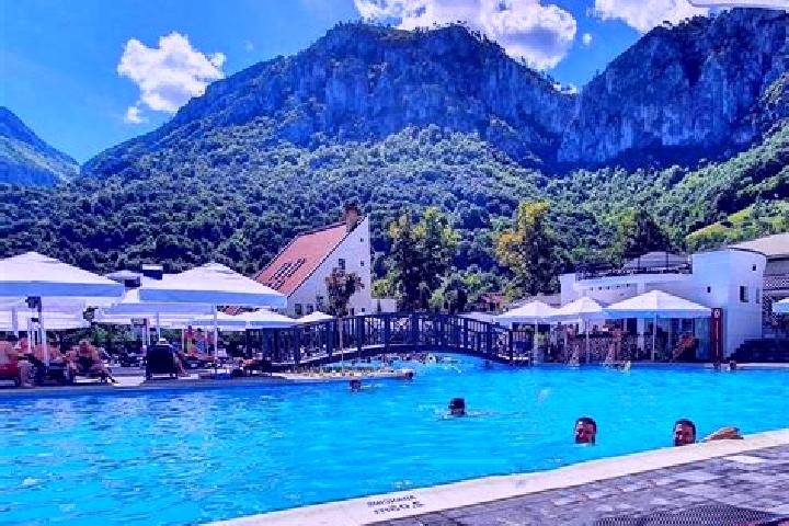 11 escort profiles in Izvoare, Romania. Browse companions, services, rates and book online. Incall and outcall available.
