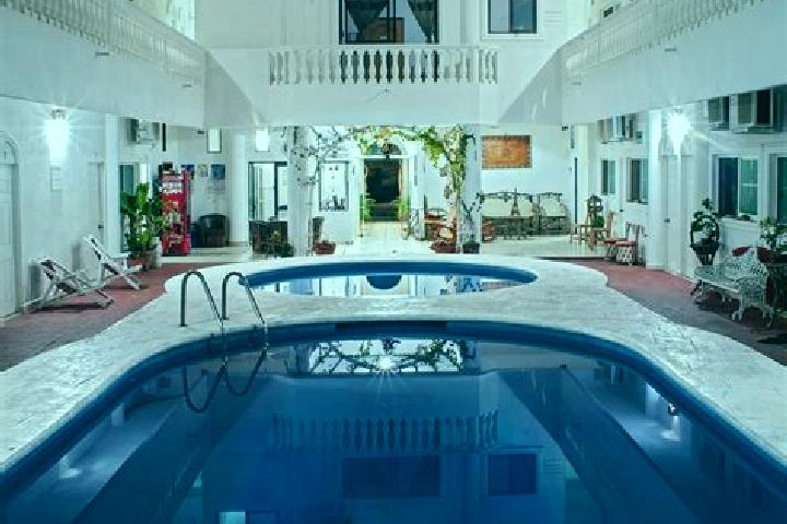 11 escort profiles in La Manzanilla, Mexico. Browse companions, services, rates and book online. Incall and outcall available.