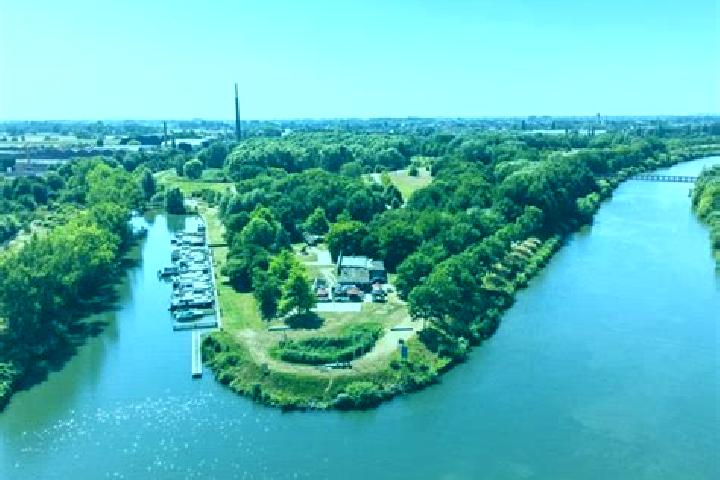 11 escort profiles in Roesbrugge-Haringe, Belgium. Browse companions, services, rates and book online. Incall and outcall available.