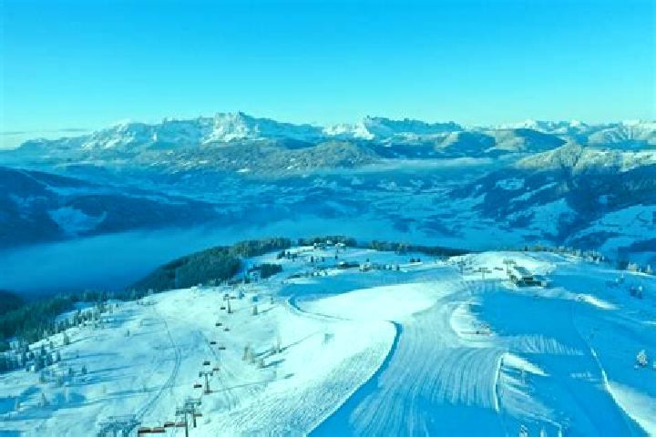 12 escort profiles in Altenmarkt im Pongau, Austria. Browse companions, services, rates and book online. Incall and outcall available.
