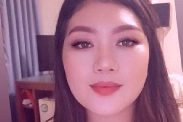 12 escort profiles in Bonnyrigg, United Kingdom. Browse companions, services, rates and book online. Incall and outcall available.