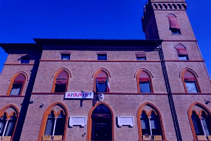 12 escort profiles in Cadelbosco di Sotto, Italy. Browse companions, services, rates and book online. Incall and outcall available.