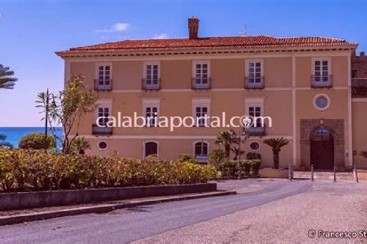 12 escort profiles in Cittadella del Capo, Italy. Browse companions, services, rates and book online. Incall and outcall available.