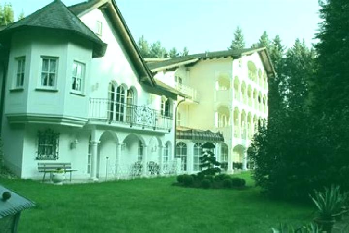 12 escort profiles in Dodenburg, Germany. Browse companions, services, rates and book online. Incall and outcall available.