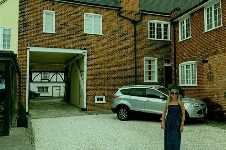 12 escort profiles in Horndon on the Hill, United Kingdom. Browse companions, services, rates and book online. Incall and outcall available.