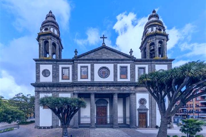 12 escort profiles in La Laguna, Spain. Browse companions, services, rates and book online. Incall and outcall available.