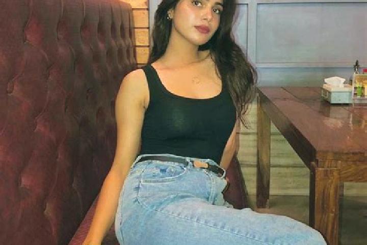 12 escort profiles in Madattumpadi, India. Browse companions, services, rates and book online. Incall and outcall available.