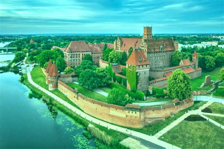 12 escort profiles in Malbork, Poland. Browse companions, services, rates and book online. Incall and outcall available.