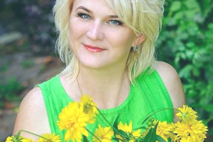 12 escort profiles in Nadvirna, Ukraine. Browse companions, services, rates and book online. Incall and outcall available.