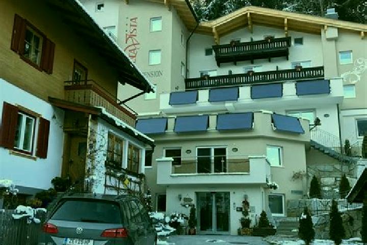 12 escort profiles in Neukirchen am Grossvenediger, Austria. Browse companions, services, rates and book online. Incall and outcall available.