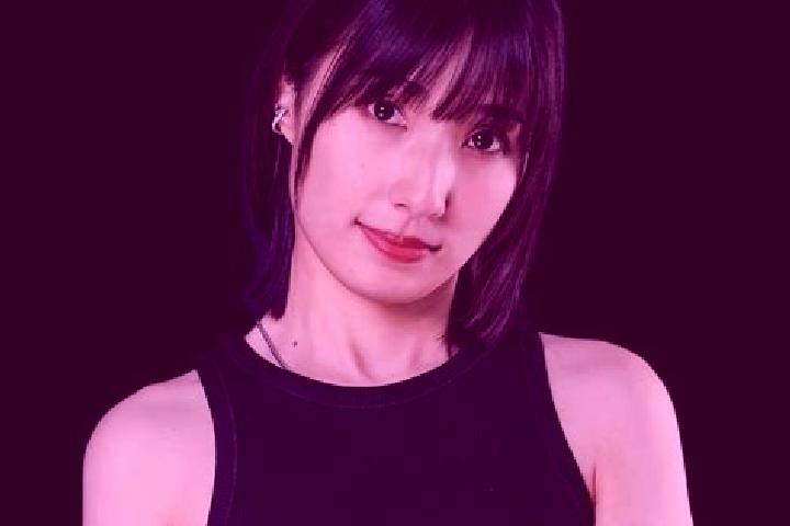 12 escort profiles in Omura, Japan. Browse companions, services, rates and book online. Incall and outcall available.