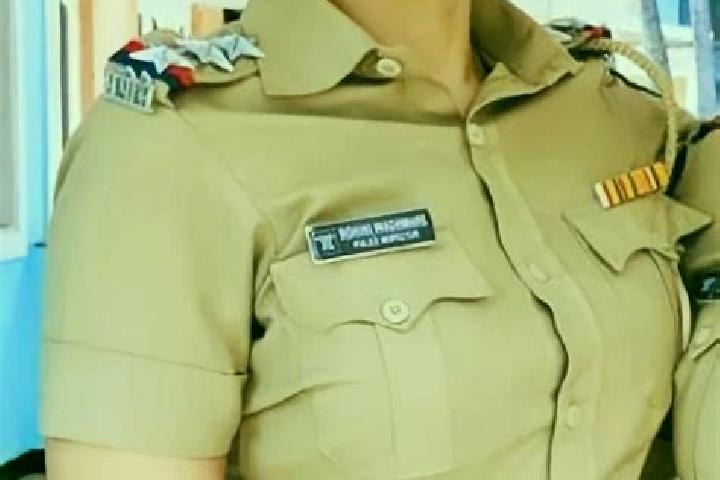 12 escort profiles in Panoor, India. Browse companions, services, rates and book online. Incall and outcall available.
