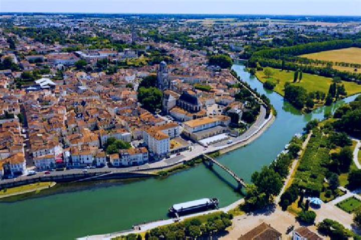 12 escort profiles in Saintes, France. Browse companions, services, rates and book online. Incall and outcall available.