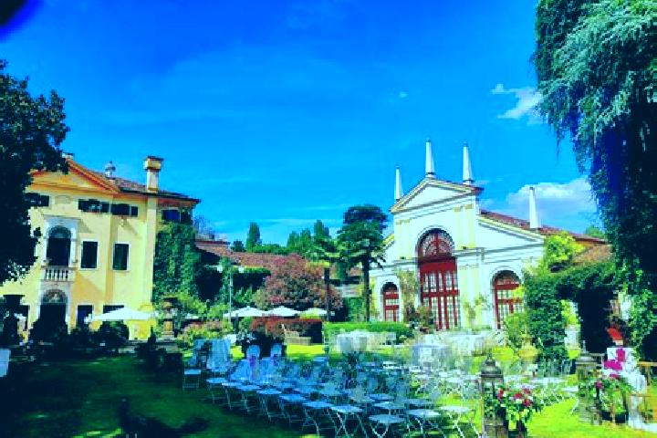 13 escort profiles in Battaglia Terme, Italy. Browse companions, services, rates and book online. Incall and outcall available.