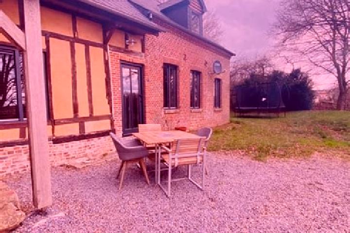 13 escort profiles in Landouzy-la-Ville, France. Browse companions, services, rates and book online. Incall and outcall available.