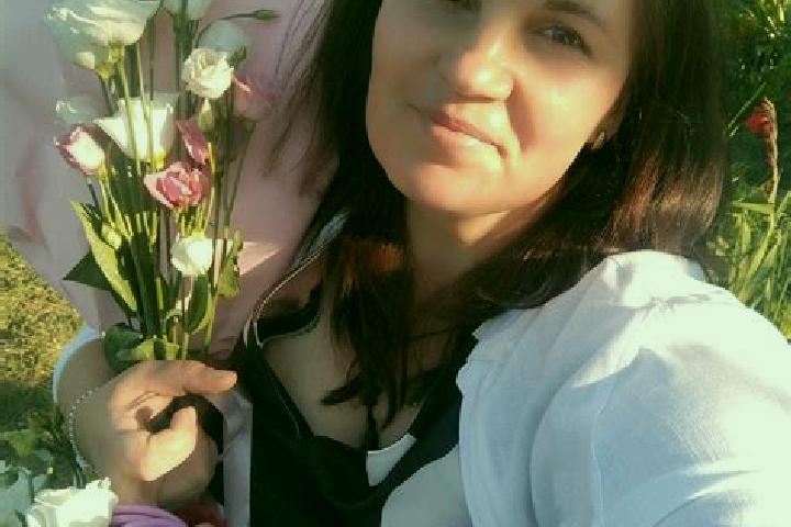 13 escort profiles in Mitocu Dragomirnei, Romania. Browse companions, services, rates and book online. Incall and outcall available.