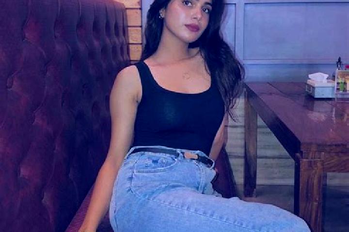 13 escort profiles in Palaiyampatti, India. Browse companions, services, rates and book online. Incall and outcall available.
