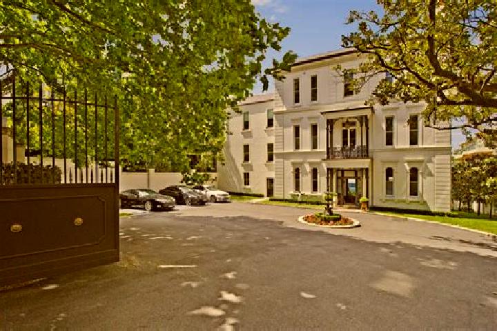 13 escort profiles in Potts Point, Australia. Browse companions, services, rates and book online. Incall and outcall available.