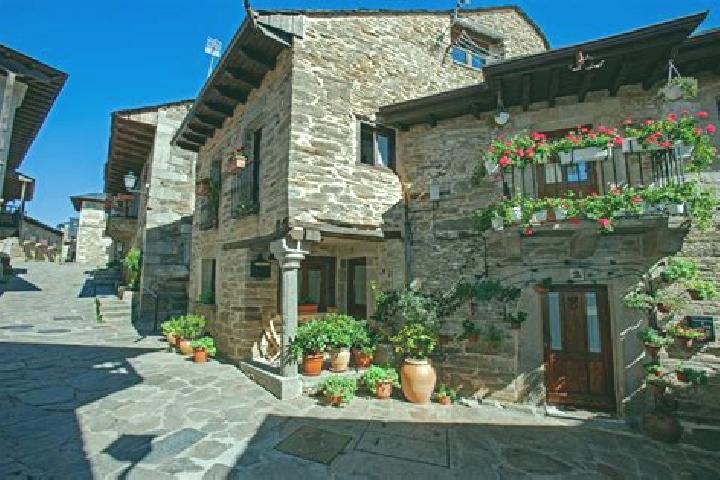 13 escort profiles in Puebla de Sanabria, Spain. Browse companions, services, rates and book online. Incall and outcall available.