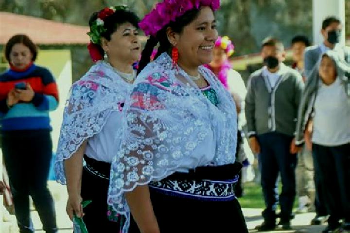 13 escort profiles in San Miguel Atlamajac, Mexico. Browse companions, services, rates and book online. Incall and outcall available.