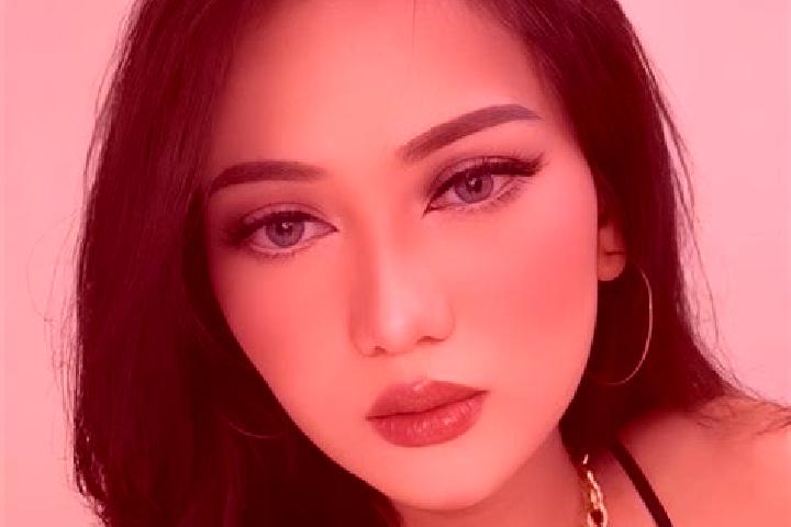 14 escort profiles in Bodeh, Indonesia. Browse companions, services, rates and book online. Incall and outcall available.