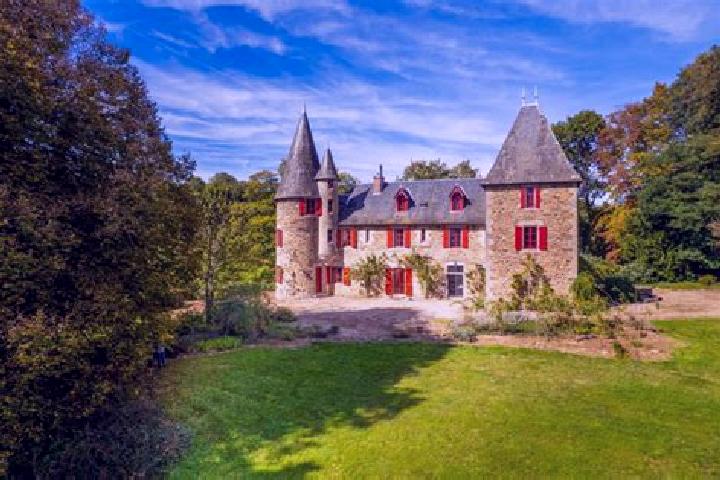 14 escort profiles in Correze, France. Browse companions, services, rates and book online. Incall and outcall available.
