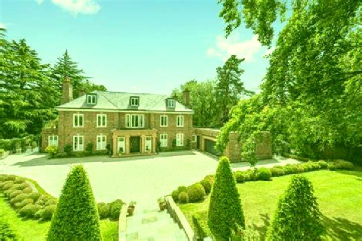 14 escort profiles in Hale Barns, United Kingdom. Browse companions, services, rates and book online. Incall and outcall available.