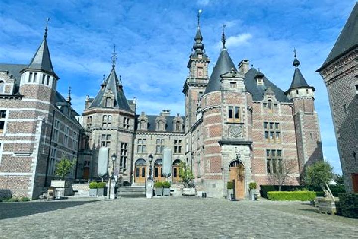 14 escort profiles in Ordingen, Belgium. Browse companions, services, rates and book online. Incall and outcall available.