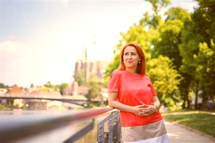14 escort profiles in Schoenau-Berzdorf, Germany. Browse companions, services, rates and book online. Incall and outcall available.