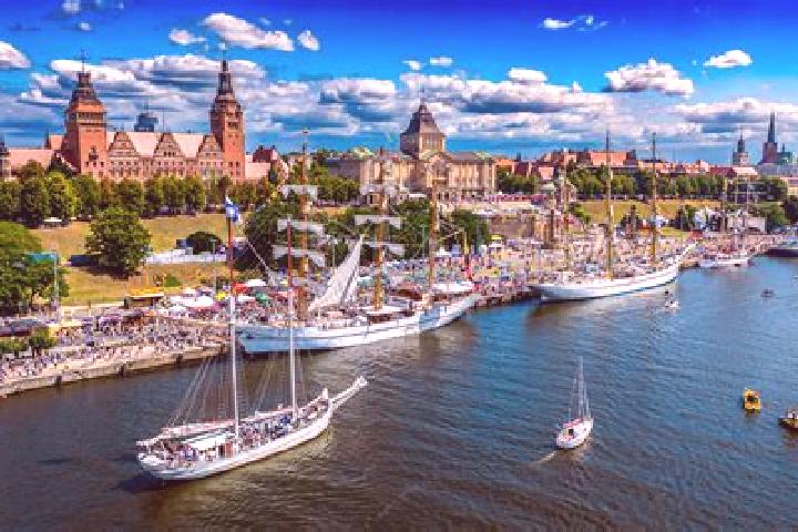 14 escort profiles in Szczecin, Poland. Browse companions, services, rates and book online. Incall and outcall available.