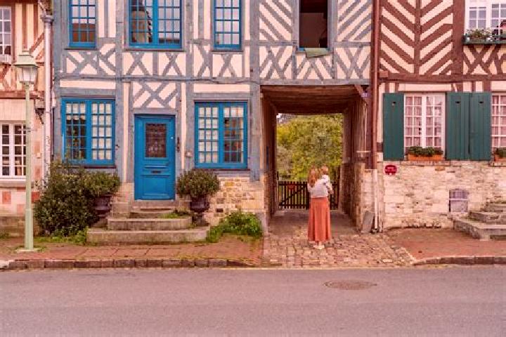 15 escort profiles in Blodelsheim, France. Browse companions, services, rates and book online. Incall and outcall available.
