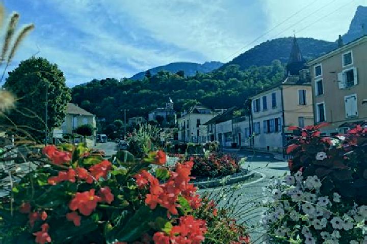 15 escort profiles in Fontanil-Cornillon, France. Browse companions, services, rates and book online. Incall and outcall available.