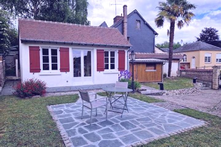 15 escort profiles in Hermival-les-Vaux, France. Browse companions, services, rates and book online. Incall and outcall available.
