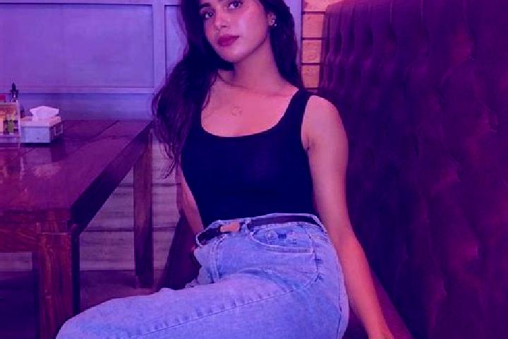 15 escort profiles in Irimbiliyam, India. Browse companions, services, rates and book online. Incall and outcall available.