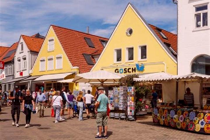 15 escort profiles in Kappeln, Germany. Browse companions, services, rates and book online. Incall and outcall available.