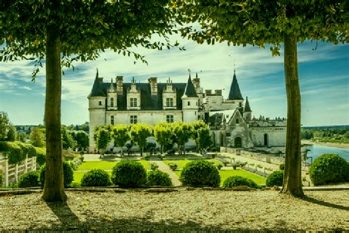 15 escort profiles in La Selle-en-Luitre, France. Browse companions, services, rates and book online. Incall and outcall available.