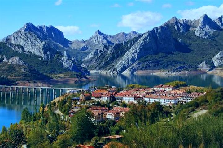 15 escort profiles in Lobon, Spain. Browse companions, services, rates and book online. Incall and outcall available.