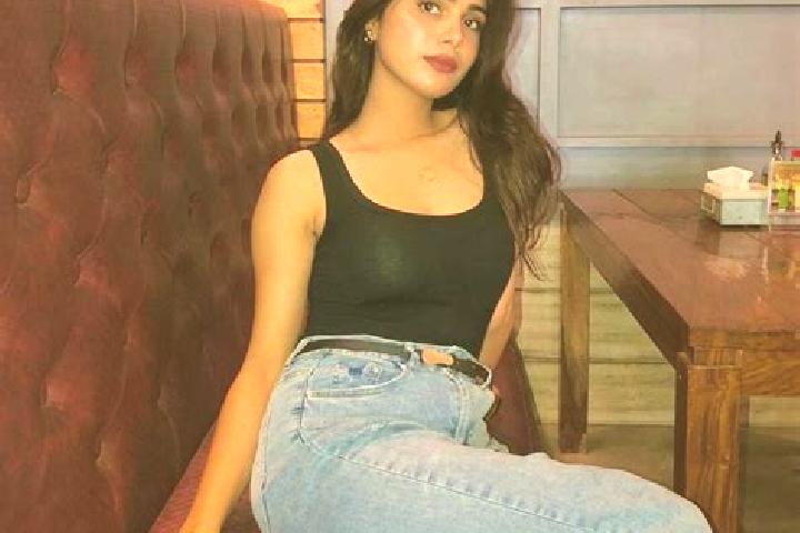 15 escort profiles in Mahaban, India. Browse companions, services, rates and book online. Incall and outcall available.